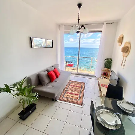 F2 1 Lovely Room, Living And Bathroom Shared, St Julians Δωμάτια σε οικογενειακή κατοικία Saint Julian's